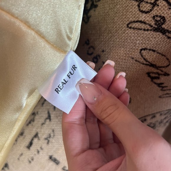 COPY - Dasco Real Fur Yellow Coat Size 38 - Picture 5 of 6